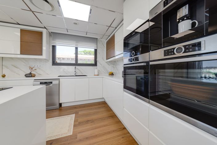 Image No.20-3 Bed Apartment for sale