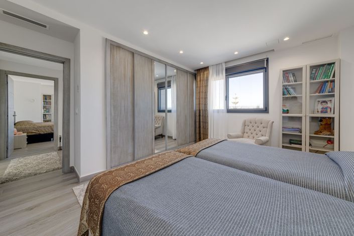 Image No.26-3 Bed Apartment for sale