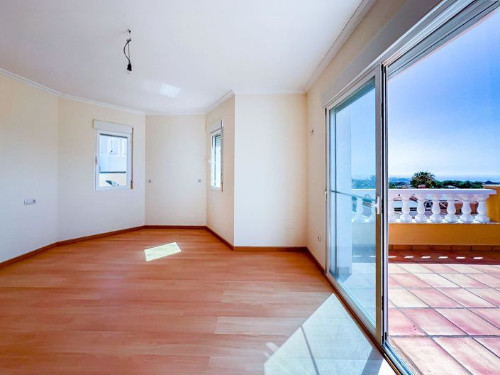 Image No.28-4 Bed Villa for sale