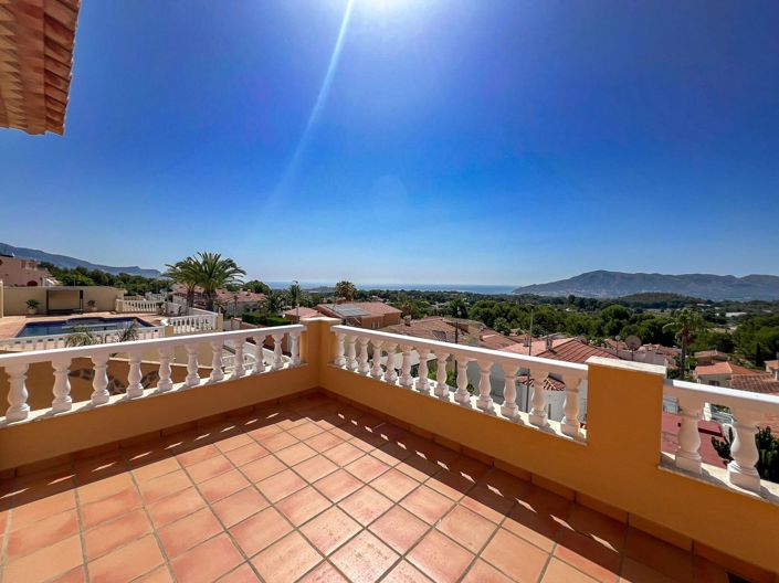 Image No.3-4 Bed Villa for sale