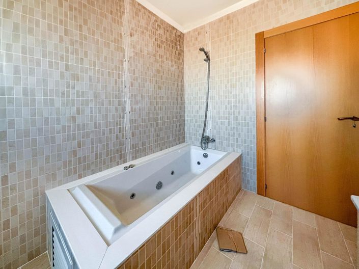 Image No.41-4 Bed Villa for sale