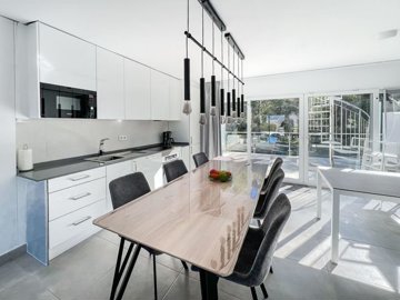 8f80f03dabf650bd25dab5be3b704673