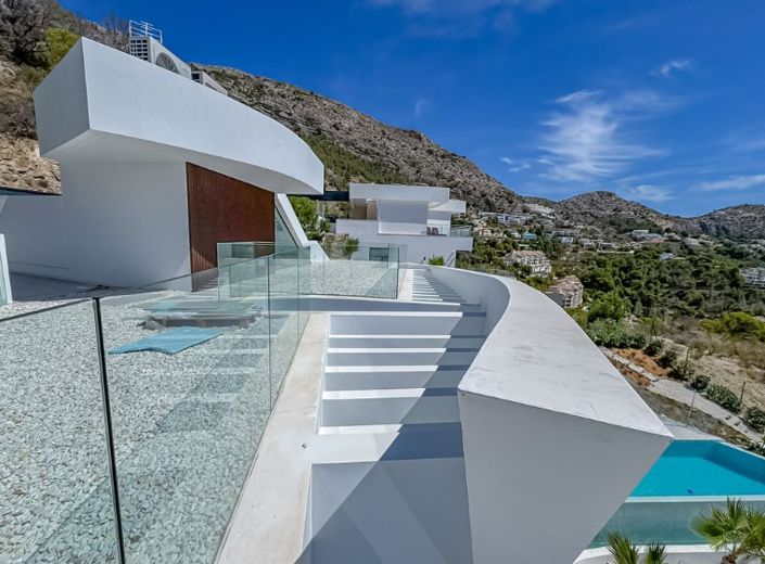 Image No.4-4 Bed Villa for sale