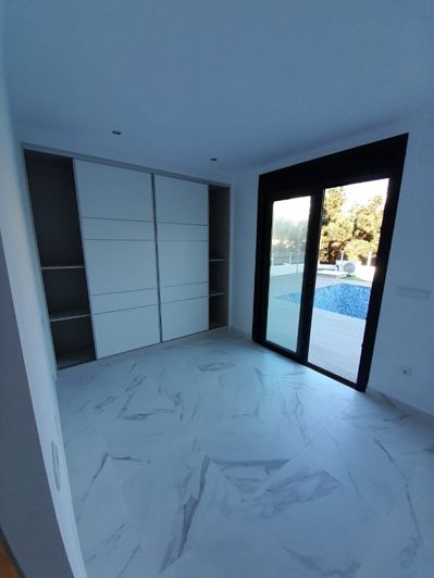 Image No.15-4 Bed Villa for sale