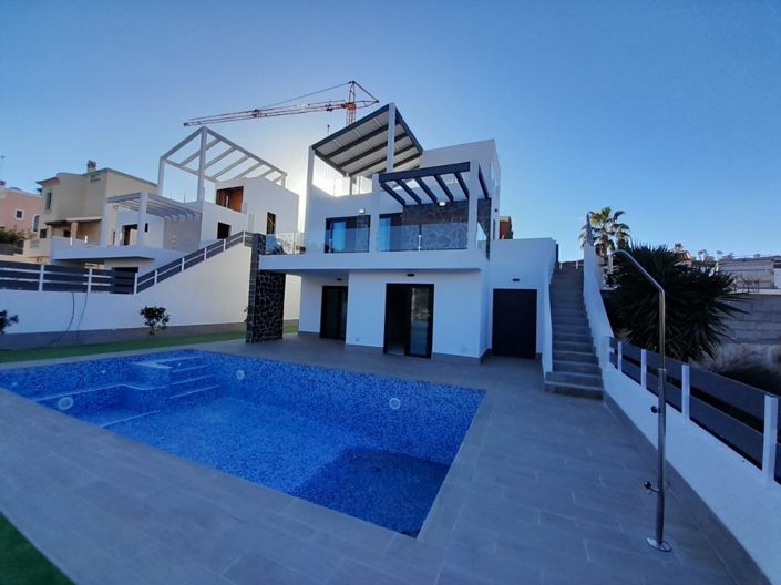 Image No.20-4 Bed Villa for sale