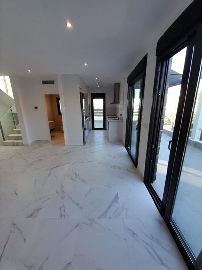 Image No.6-4 Bed Villa for sale