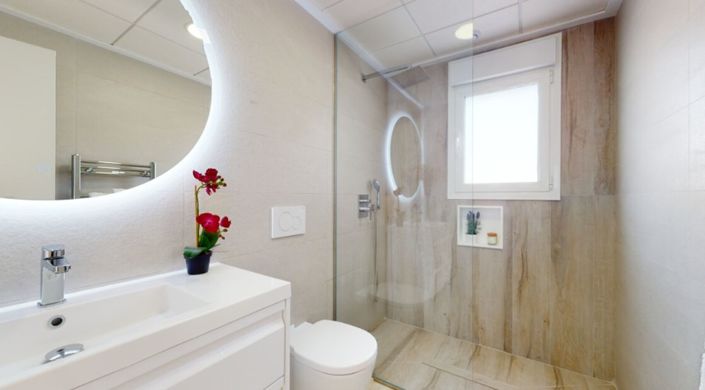 Image No.20-3 Bed Townhouse for sale