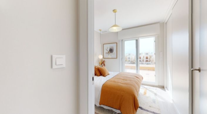 Image No.22-3 Bed Townhouse for sale