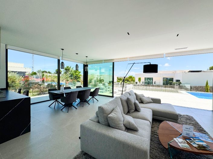 Image No.14-3 Bed Villa for sale