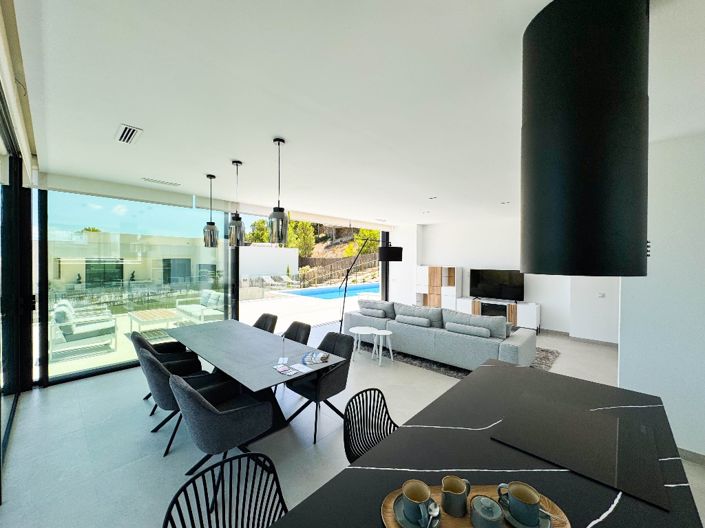 Image No.17-3 Bed Villa for sale