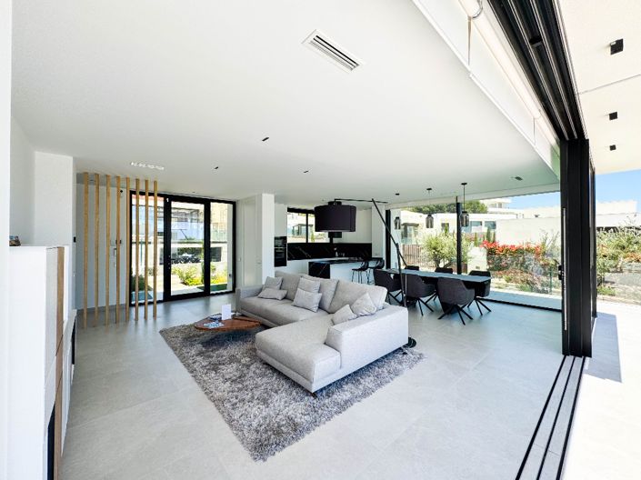 Image No.18-3 Bed Villa for sale