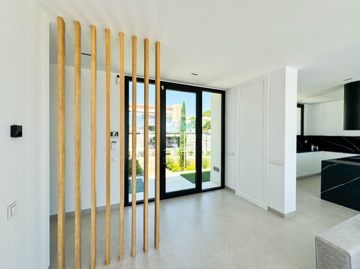 Image No.19-3 Bed Villa for sale