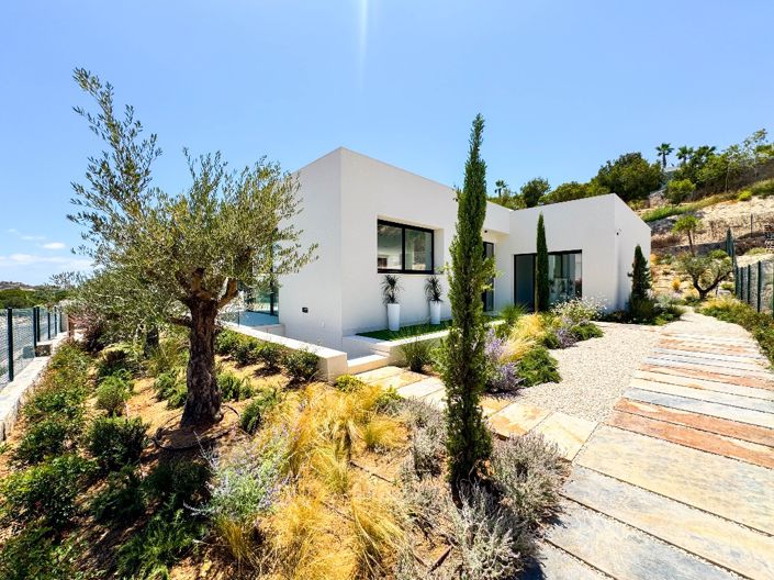 Image No.2-3 Bed Villa for sale