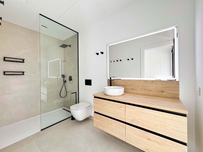 Image No.24-3 Bed Villa for sale