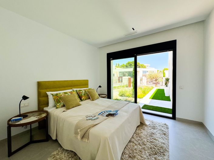 Image No.26-3 Bed Villa for sale