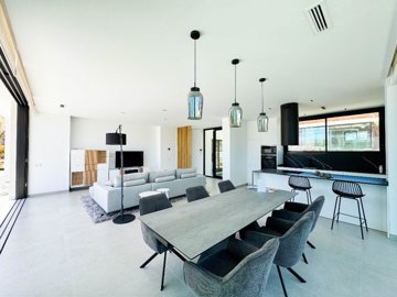 90f29c661ee1d67ba14b68f821828096