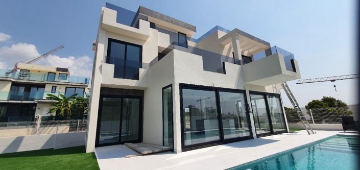 Image No.18-3 Bed Villa for sale