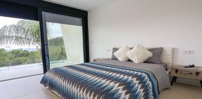 Image No.2-3 Bed Villa for sale