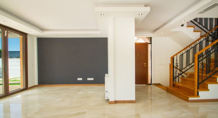 Image No.10-4 Bed Villa for sale