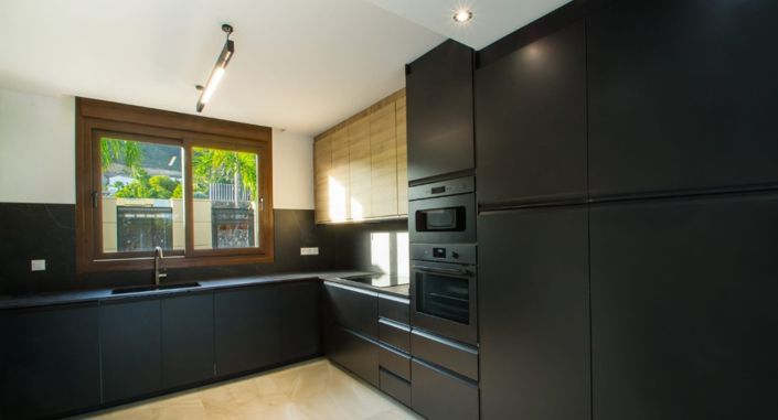 Image No.12-4 Bed Villa for sale