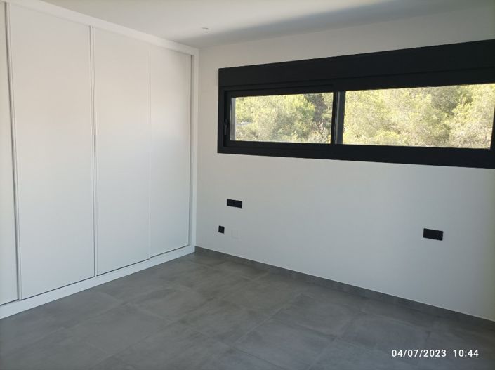 Image No.10-3 Bed Villa for sale