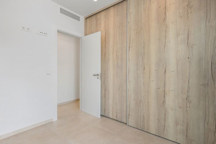 Image No.22-3 Bed Villa for sale