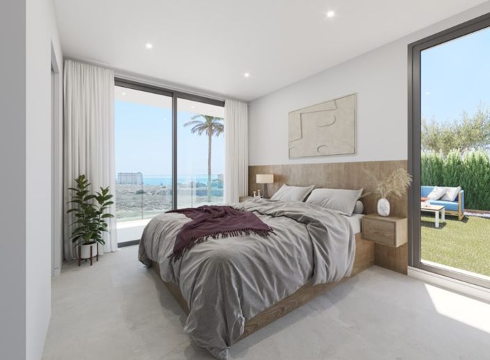 Image No.4-4 Bed Villa for sale