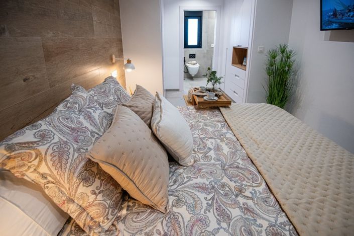 Image No.16-3 Bed Townhouse for sale