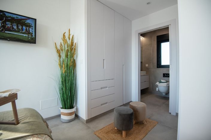 Image No.22-3 Bed Townhouse for sale