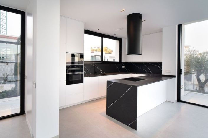 Image No.9-3 Bed Villa for sale