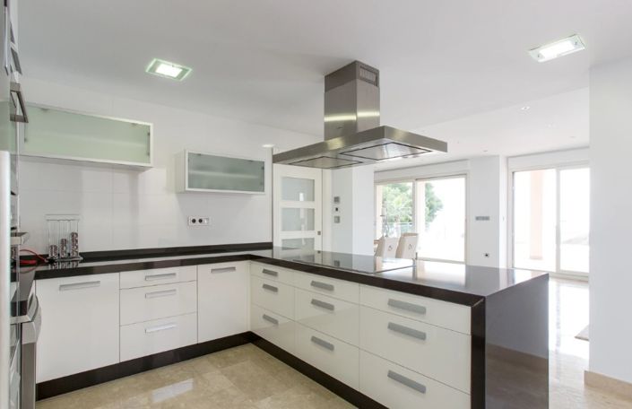 Image No.10-4 Bed Villa for sale