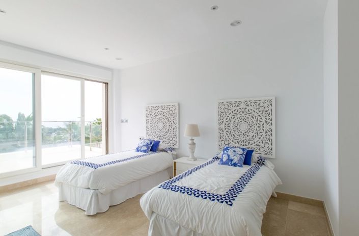 Image No.14-4 Bed Villa for sale