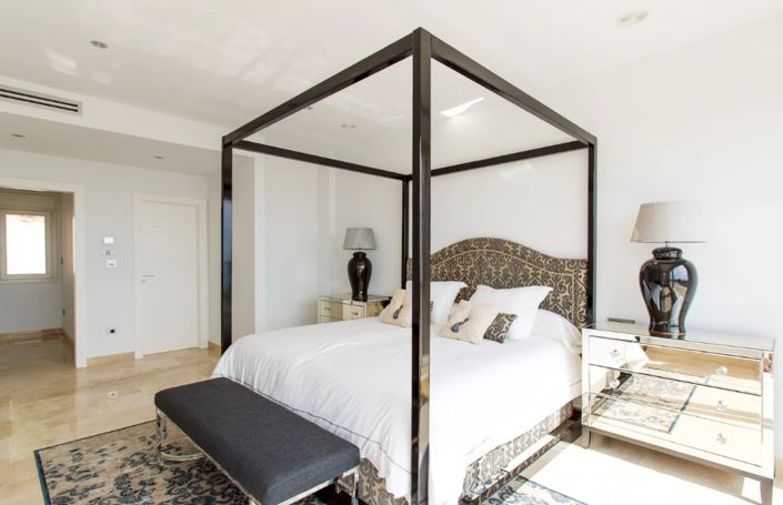 Image No.3-4 Bed Villa for sale