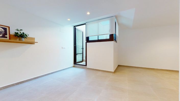 Image No.18-3 Bed Villa for sale