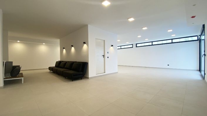 Image No.2-4 Bed Villa for sale