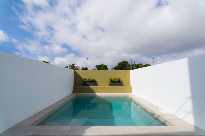 Image No.14-2 Bed Townhouse for sale