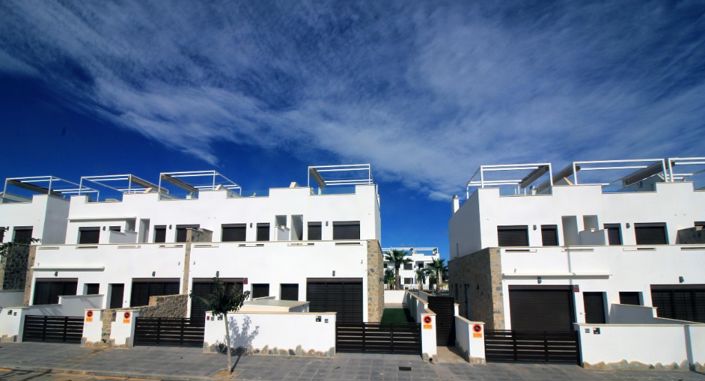 Image No.24-3 Bed Townhouse for sale