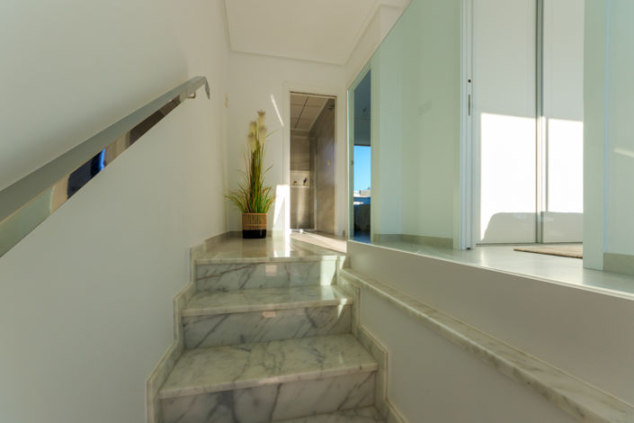 Image No.8-3 Bed Townhouse for sale