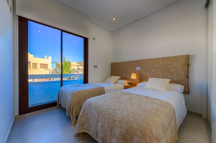 Image No.9-3 Bed Townhouse for sale