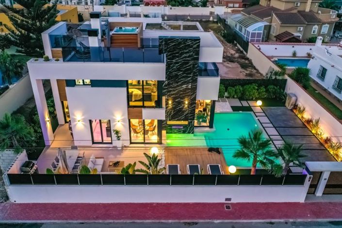 Image No.3-3 Bed Villa for sale