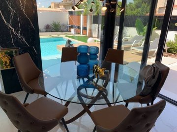 18aa6399066eaf03f7cfdfa381fba037