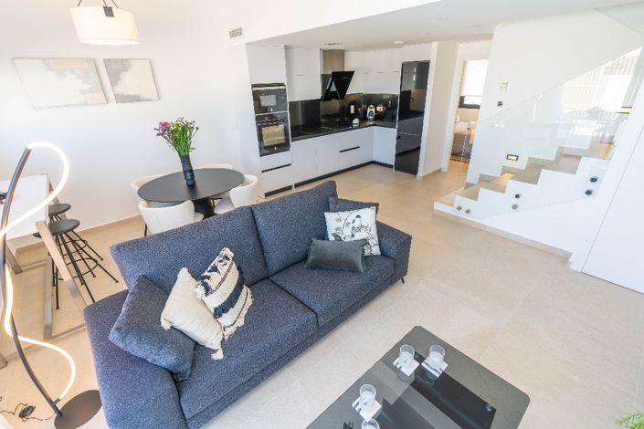 Image No.2-4 Bed Villa for sale