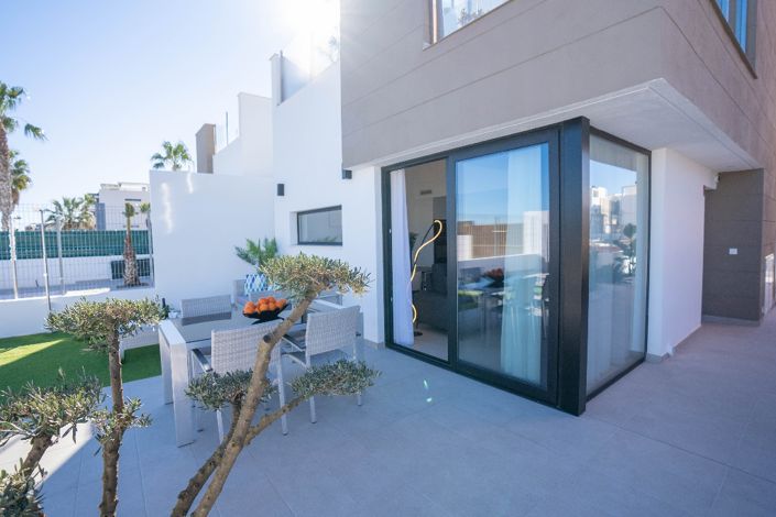 Image No.4-4 Bed Villa for sale