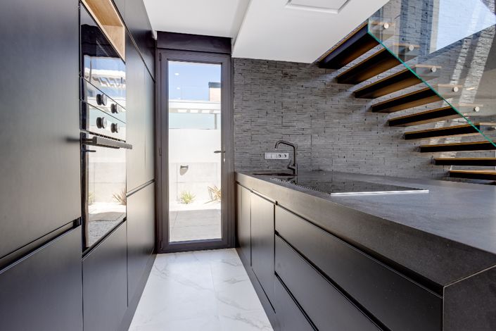 Image No.4-4 Bed Villa for sale