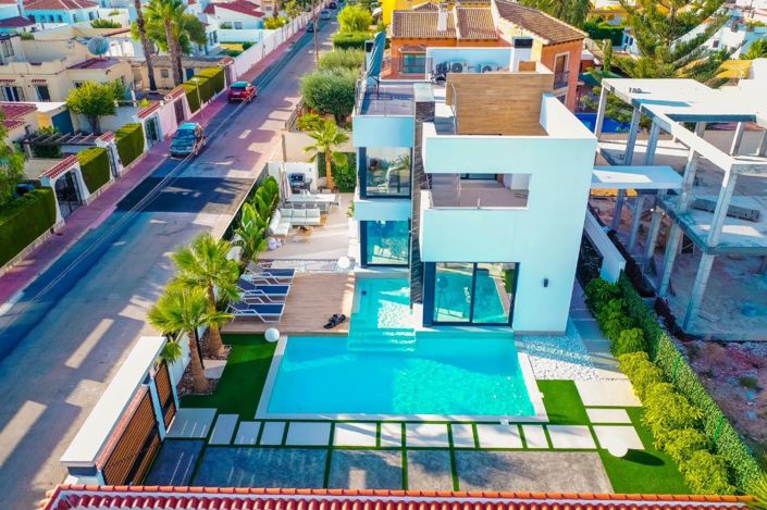 Image No.12-4 Bed Villa for sale