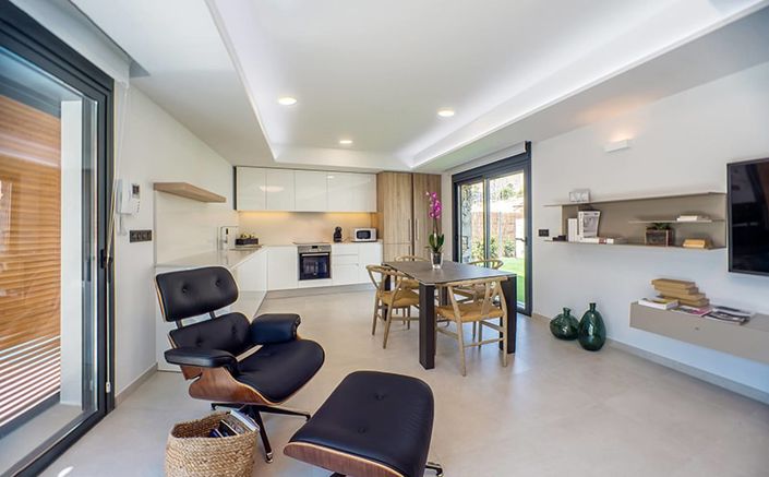 Image No.10-3 Bed Villa for sale