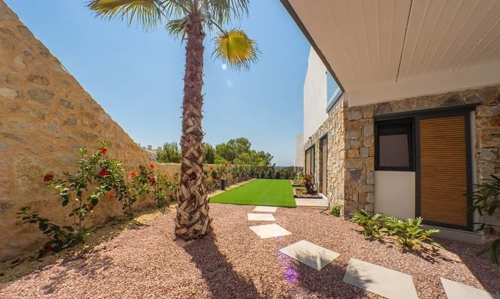 Image No.9-3 Bed Villa for sale