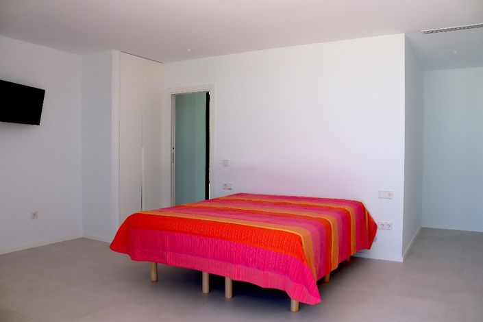 Image No.12-4 Bed Villa for sale