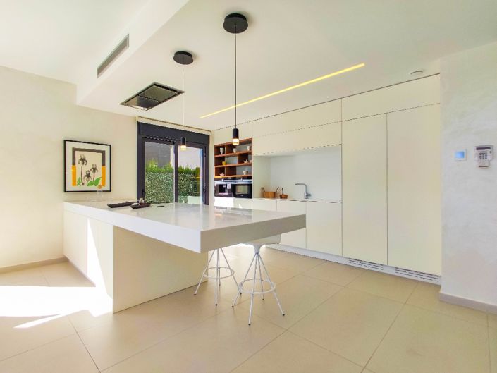 Image No.11-4 Bed Villa for sale