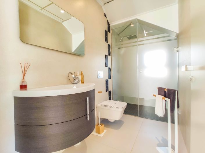 Image No.12-4 Bed Villa for sale